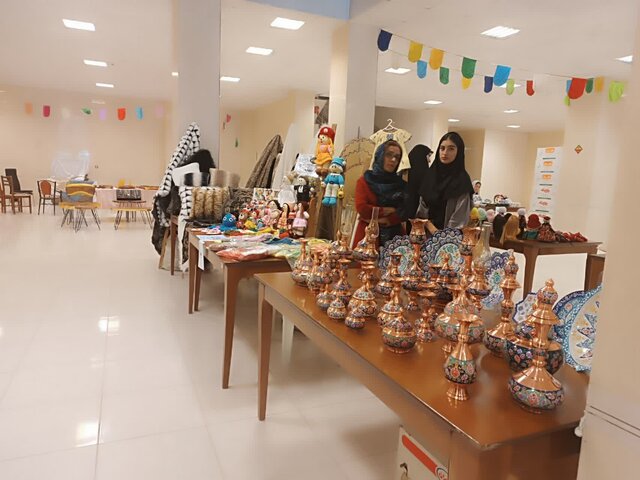 نمایشگاه تولیدات صنایع دستی ملایر افتتاح شد