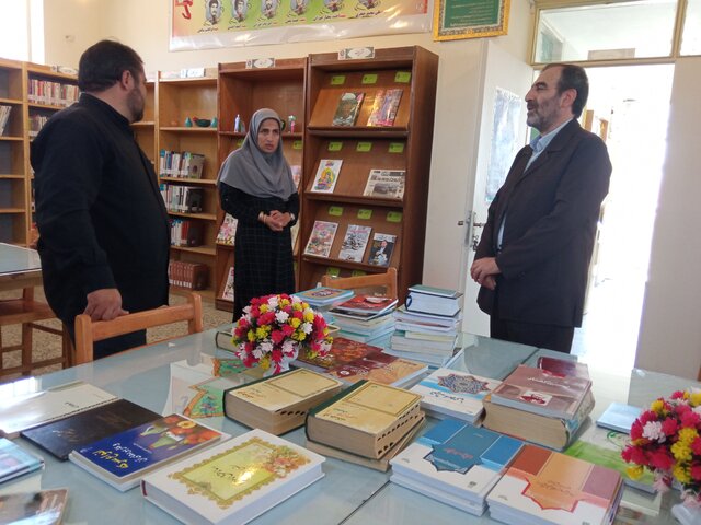 تبلور شوق مطالعه بچههای جوزان در میان کتابهای اهدایی خیر ملایری