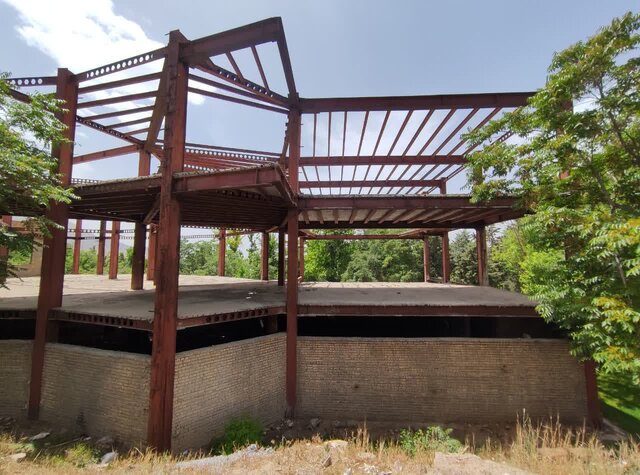 به بهانه تولد ۲۰ سالگی ساختمان نیمهکاره پارک سیفیه ملایر