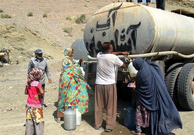 به ۱۰ روستای نهاوند با تانکر آبرسانی می‌شود