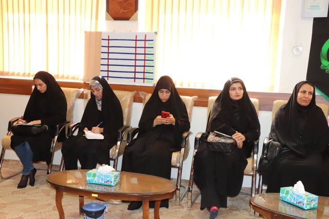 نقد منصفانه در مقابل بیان خدمات منصفانه داشته باشید