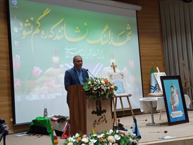 امروز انقلاب اسلامی ایران در امتداد اسلام میدرخشد