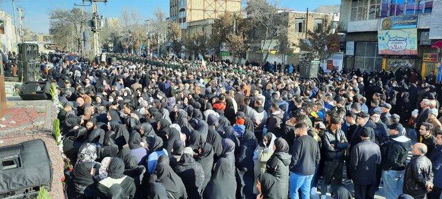 مردم ملایر عَلمی که شهدا بلند کردند را زمین نمی‌گذارند