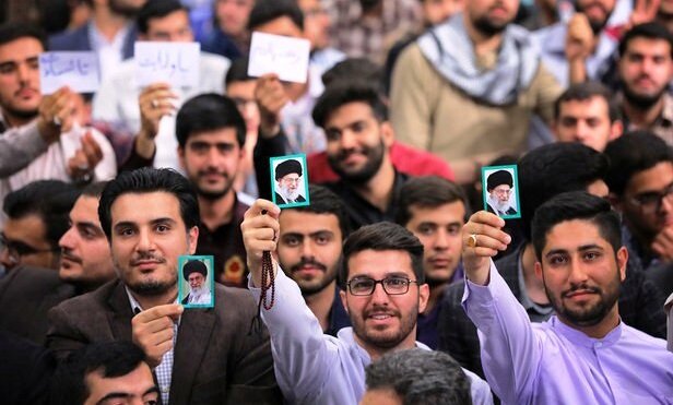 ضرورت استفاده از ظرفیت جوانان برای حل مشکلات کشور ضرورت استفاده از ظرفیت جوانان برای حل مشکلات کشور