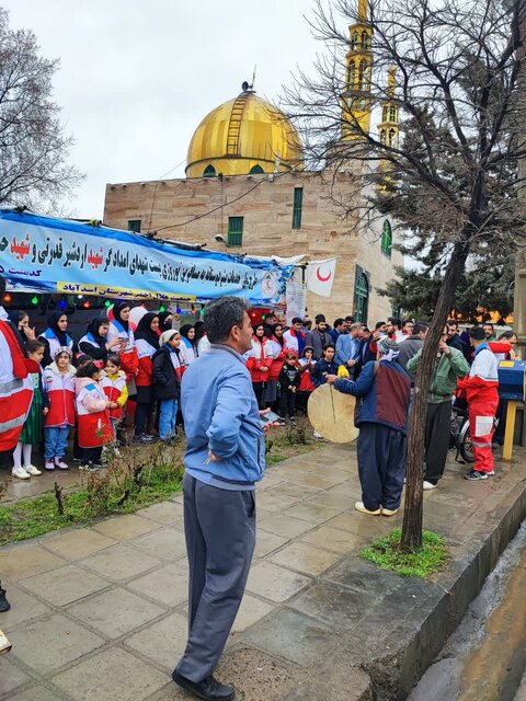 مراسم استقبال از مسافران نوروزی در اسدآباد برگزار شد