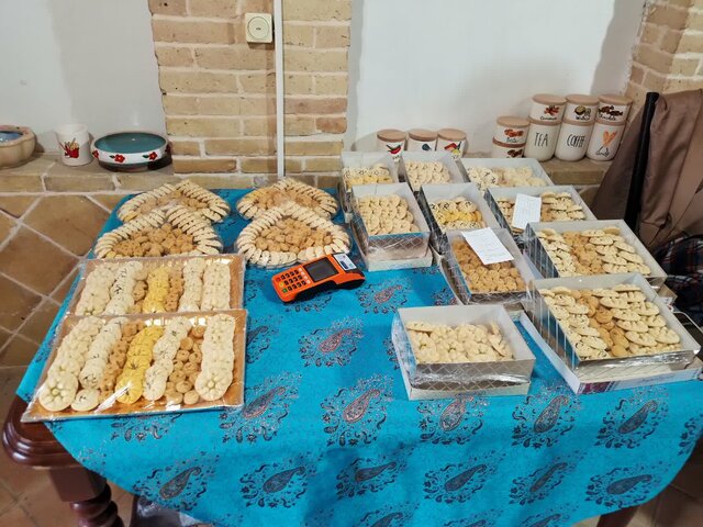 برپایی بازارچه عرضه محصولات صنایع دستی و سوغات در عمارت مصدقی ملایر