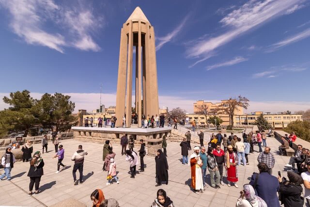 بازدید ۵۰۰ هزار نفری از جاذبه‌های گردشگری پایتخت تاریخ و تمدن ایران