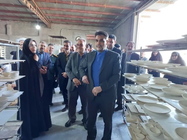 هنر بانوان کبودراهنگی در آنسوی مرزها هنر بانوان کبودراهنگی در آنسوی مرزها