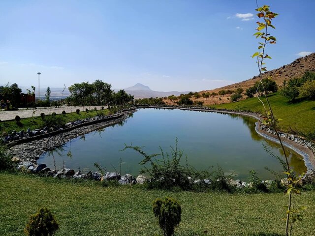 میدان امام خمینی(ره) تویسرکان-دریاچه مادر تویسرکان توسعه زیر ساختهای عمران شهری در باغ شهر تویسرکان