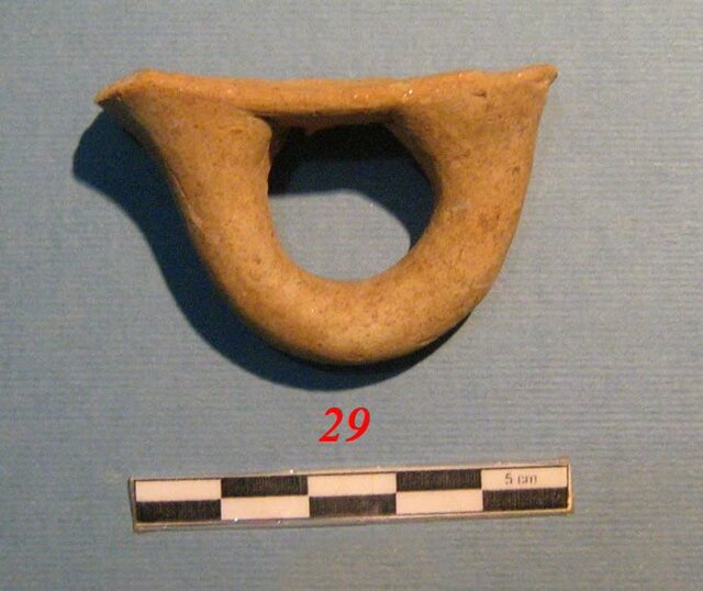 مستندنگاری و چاپ کتاب مرجع سفالهای محوطه مادی نوشیجان