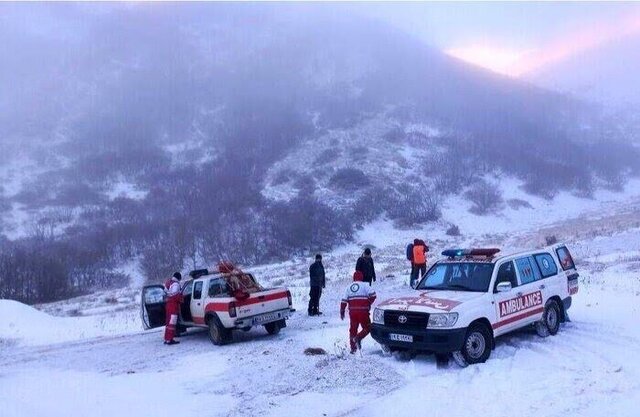 نجات و رهاسازی ۱۵۸ گرفتار در برف و کولاک در همدان نجات و رهاسازی ۱۵۸ گرفتار در برف و کولاک در همدان