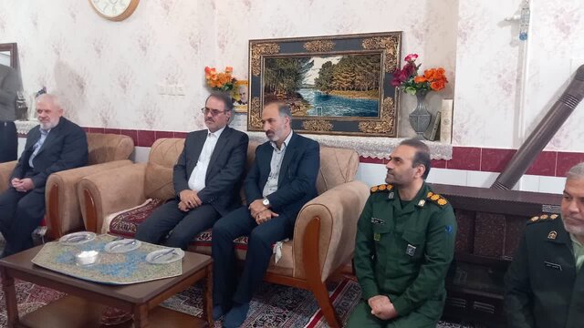 مسئولان باید در راستای حمایت از فعالان اقتصادی گام بردارند