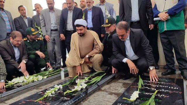 مسئولان باید در راستای حمایت از فعالان اقتصادی گام بردارند