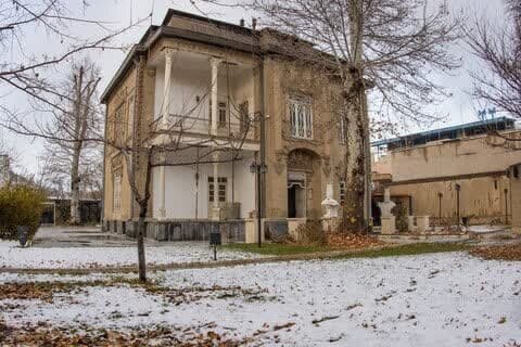 چه آیندهای در انتظار عمارت منصوری ملایر است؟