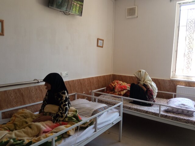 بررسی مشکلات مرکز نگهداری سالمندان امام علی(ع) ملایر، از کمبود نیرو تا افزایش قیمت داروها