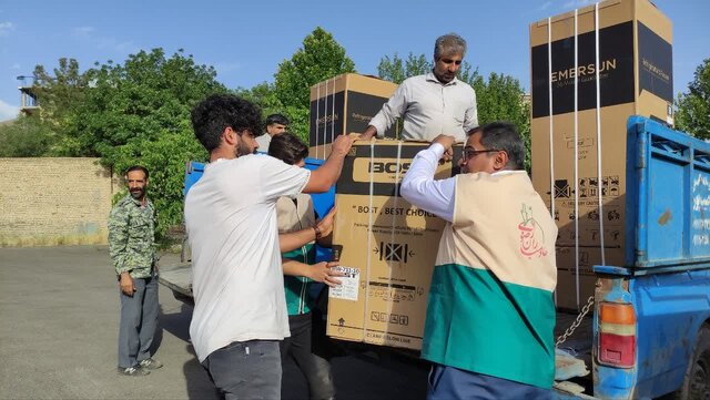 اهدای ۱۰ سری جهیزیه به نوعروسان ملایری