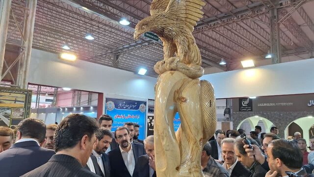 نمایشگاه بین‌المللی گردشگری سلامت؛ فرصتی ارزشمند برای معرفی هنر اصیل منبت‌کاری ملایر