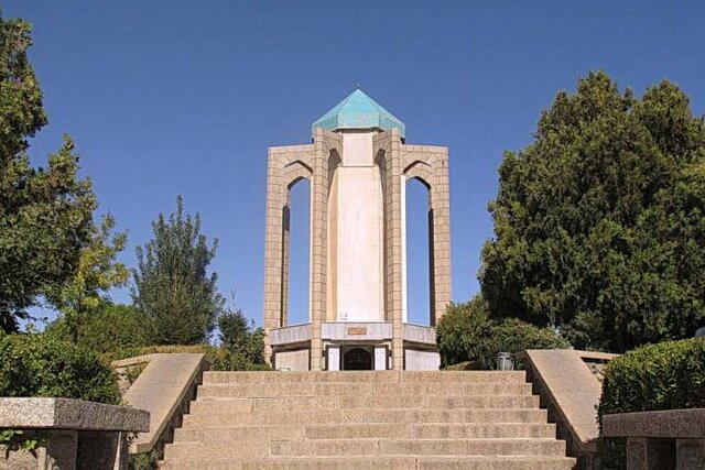 رشد گردشگری در همدان نیازمند کنار گذاشتن روش‌های نخ‌نماست