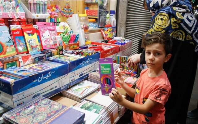 رونق بازار خرید لوازم التحریر در همدان رونق بازار خرید لوازم التحریر در همدان