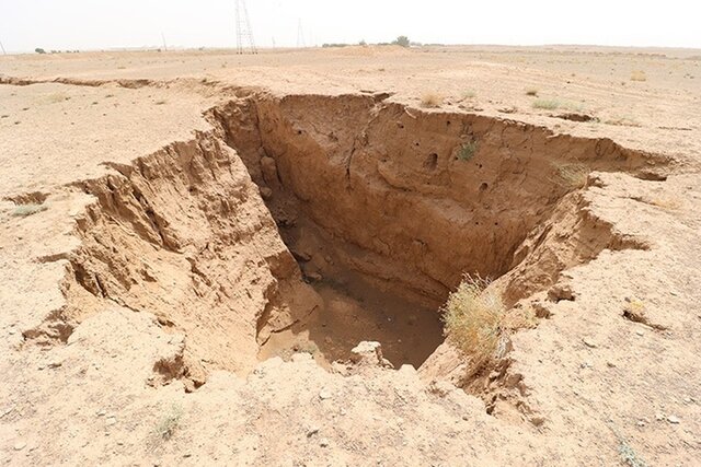۹۰ درصد فروچاله‌های همدان با برداشت غیرمجاز آب منابع زیرزمینی مرتبط است