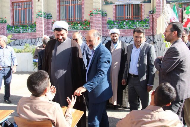 باید به سمت کیفیسازی آموزش و مهار آسیبهای اجتماعی در مدارس برویم