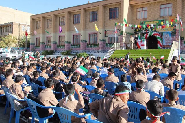 باید به سمت کیفیسازی آموزش و مهار آسیبهای اجتماعی در مدارس برویم