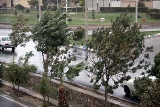 وزش باد  ۵۰ کیلومتری در همدان