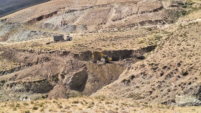 معرفی معدنکار متخلف ملایری به مراجع قضایی