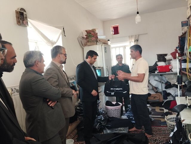 تولید سالانه ۷۰۰ هزار کیف و کوله پشتی در روستای «ساریجلو» رزن تولید سالانه ۷۰۰ هزار کیف و کوله پشتی در روستای «ساریجلو» رزن
