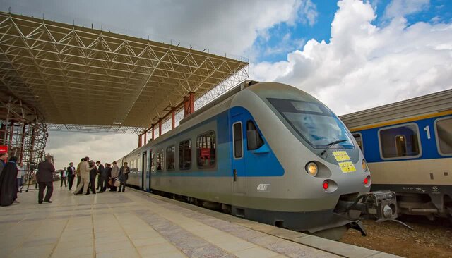 افزایش قطارهای ۴ ستاره همدان - مشهد