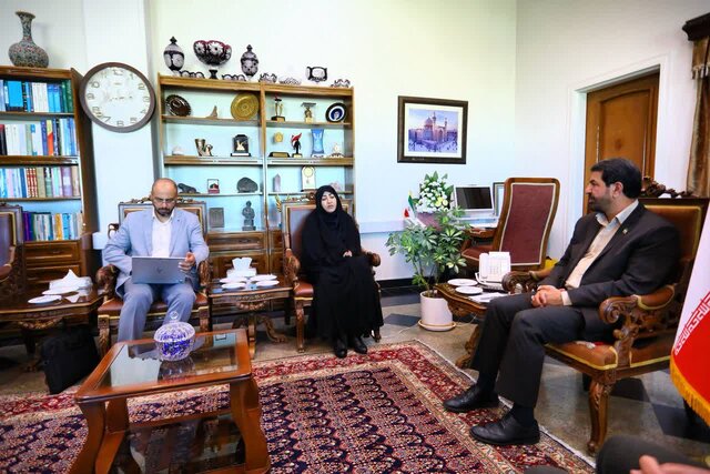 رونمایی از موشنگرافیهای آموزشی تعزیرات حکومتی همدان رونمایی از موشنگرافیهای آموزشی تعزیرات حکومتی همدان