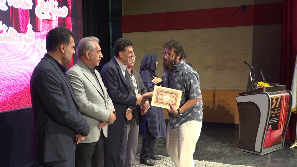 سیوهفتمین جشنواره تئاتر استان همدان به کار خود پایان داد سیوهفتمین جشنواره تئاتر استان همدان به کار خود پایان داد