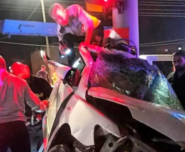 واژگونی مرگبار خودرو در پل رسالت همدان واژگونی مرگبار خودرو در پل رسالت همدان