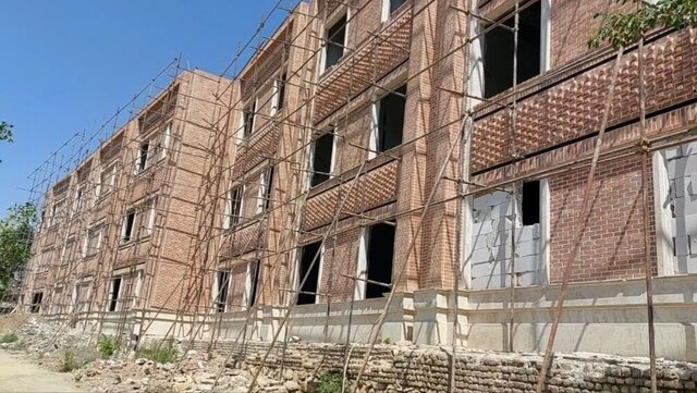 تعیین تکلیف هتل نیمه کاره بوستان تاریخی سیفیه ملایر بعد از ۱۸ سال