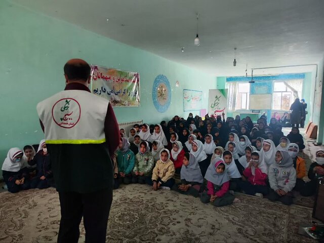 اجرای طرح «خادم» و ارائه خدمات پزشکی رایگان در قالب اردوهای جهادی ملایر