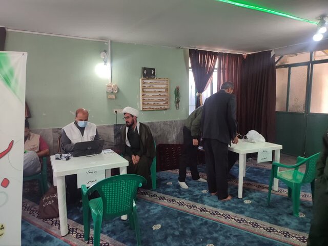 اجرای طرح «خادم» و ارائه خدمات پزشکی رایگان در قالب اردوهای جهادی ملایر