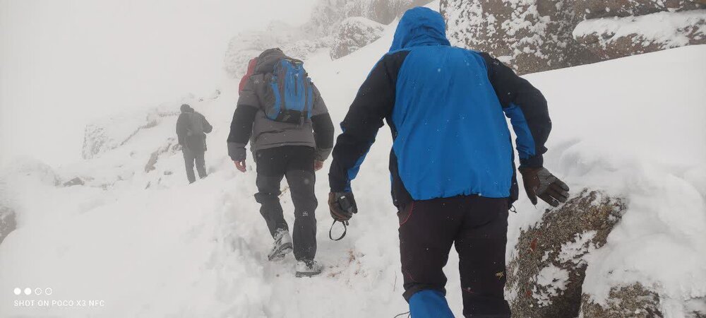 نجات کوهنورد ۴۲ ساله از ارتفاعات برفی الوند