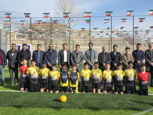 زمین چمن مصنوعی شهرک فرهنگیان رزن افتتاح شد
