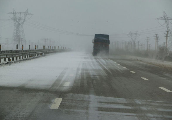 کولاک شدید در  گردنه گرین نهاوند، اسدآباد و محور گنجنامه
