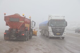 بارش برف همراه با مه‌گرفتگی شدید در گردنه‌های همدان / آغاز موج جدید بارش برف در شمال استان