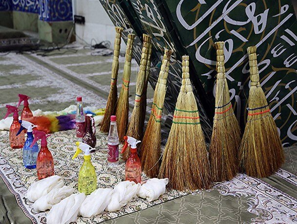 غبارروبی ۲۰۰ مسجد ملایر به مناسبت فرارسیدن ماه مبارک رمضان