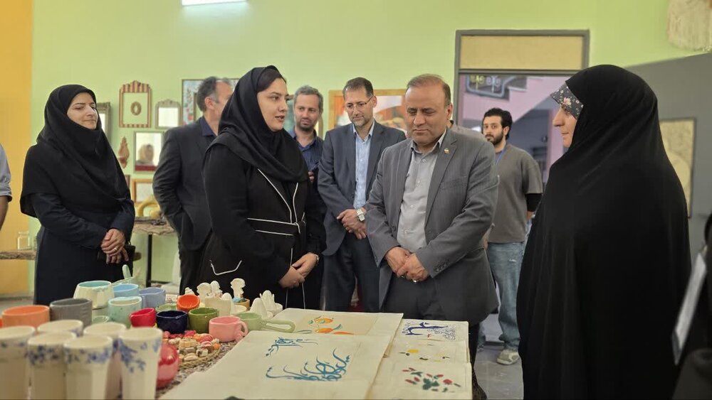 برپایی نمایشگاه صنایع‌دستی خانه خلاق در ملایر