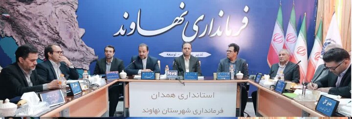 مشکلات ۲۴۶ واحد تولیدی نهاوند تعیین تکلیف شد