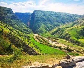 تنگه‌ی«شمشه» / از زلالی‌ «به‌ره زا» تا قلعه‌ی سفالین