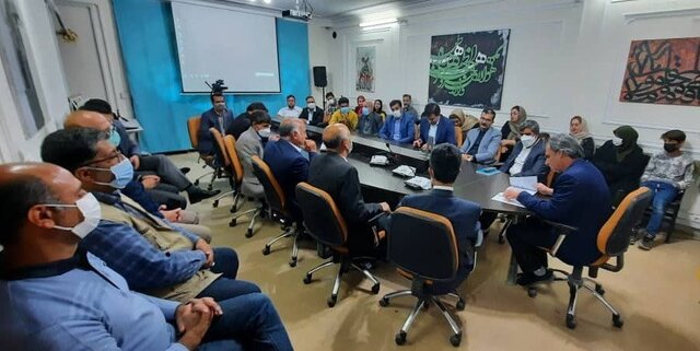 کتاب حدیث بی قراری مهران رونمایی شد کتاب حدیث بی قراری مهران رونمایی شد