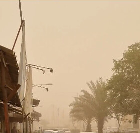 گردو خاک مدارس نوبت بعدازظهر ایلام را تعطیل کرد/ فعالیت ادارات مهران نیمه‌تمام ماند