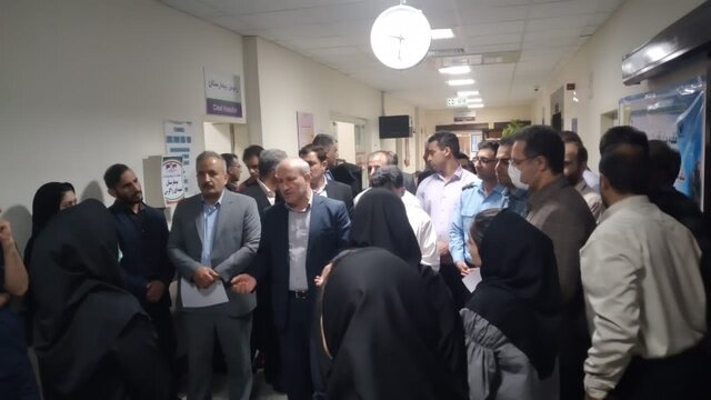 مدیران برای حل مشکلات استان در مرکز پیگیر باشند