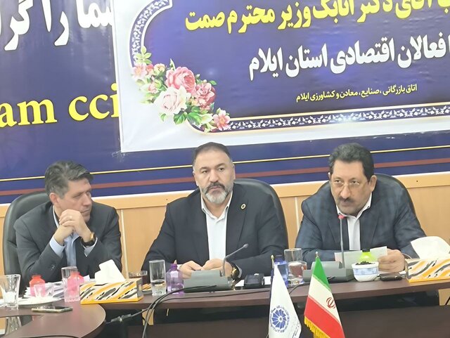 صادرات ریالی برای کشور سودآور نیست / مشوق‌های صادراتی جدید در راه است