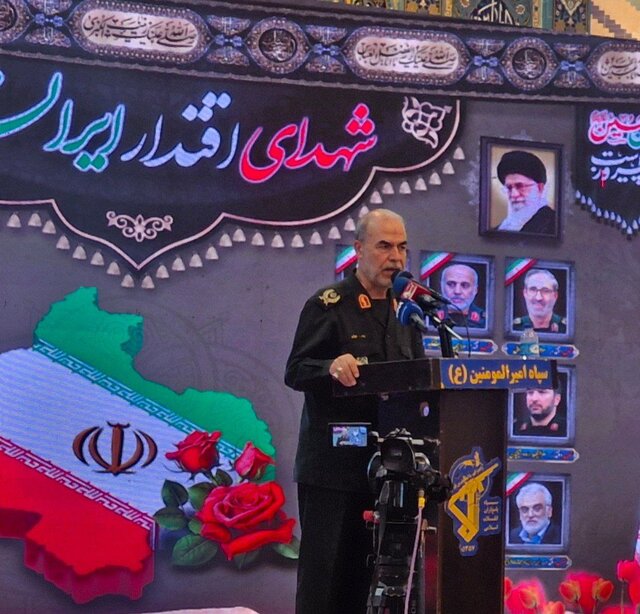 ریشه ترس دشمن از ایران بُعد تمدنی انقلاب اسلامی است
