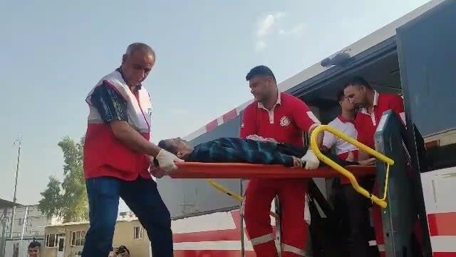 تصویر آرشیوی است انتقال ۱۳ زائر مصدوم از نجف و کربلا به مهران با اتوبوسآمبولانس